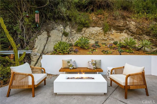 275 Woodland Drive, Laguna Beach, CA 92651