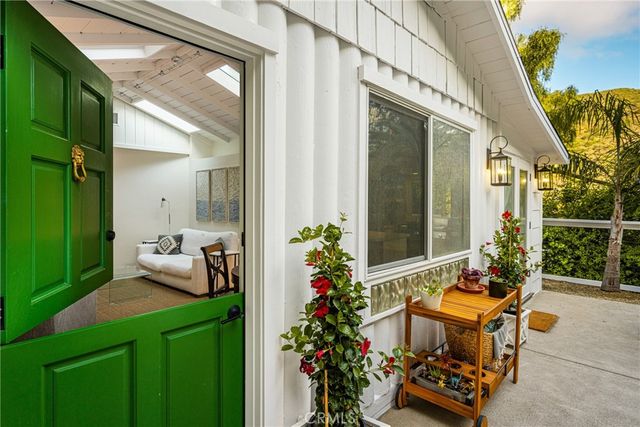 275 Woodland Drive, Laguna Beach, CA 92651