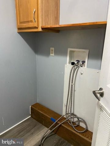 3586 MOBILE RD, Harrisburg, PA 17109