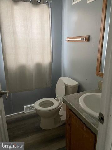 3586 MOBILE RD, Harrisburg, PA 17109