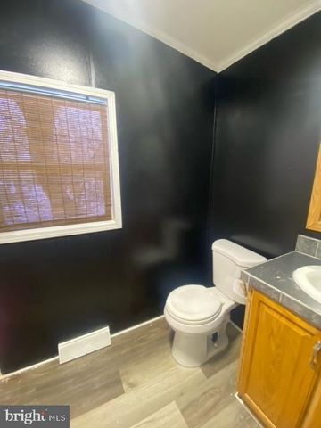 3586 MOBILE RD, Harrisburg, PA 17109