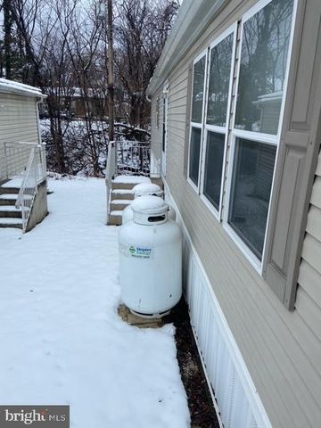 3586 MOBILE RD, Harrisburg, PA 17109