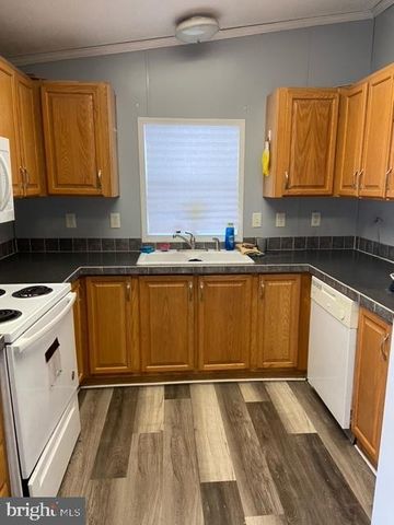 3586 MOBILE RD, Harrisburg, PA 17109