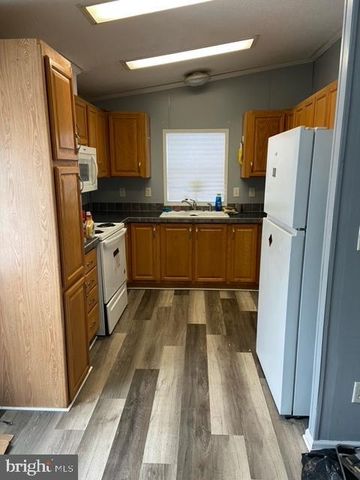 3586 MOBILE RD, Harrisburg, PA 17109