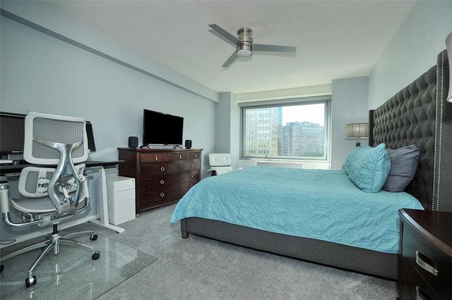 320 Fort Duquesne Blvd 7M, Downtown Pgh, PA 15222