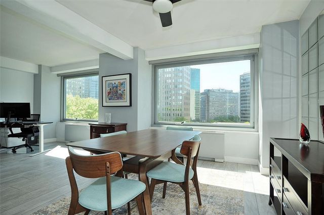 320 Fort Duquesne Blvd 7M, Downtown Pgh, PA 15222