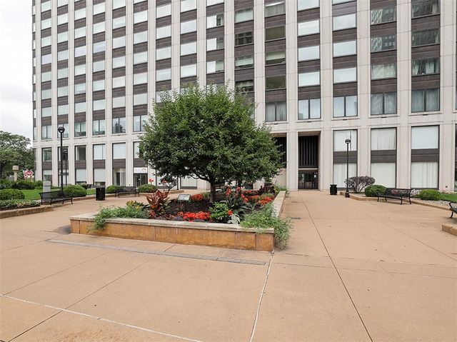 320 Fort Duquesne Blvd 7M, Downtown Pgh, PA 15222