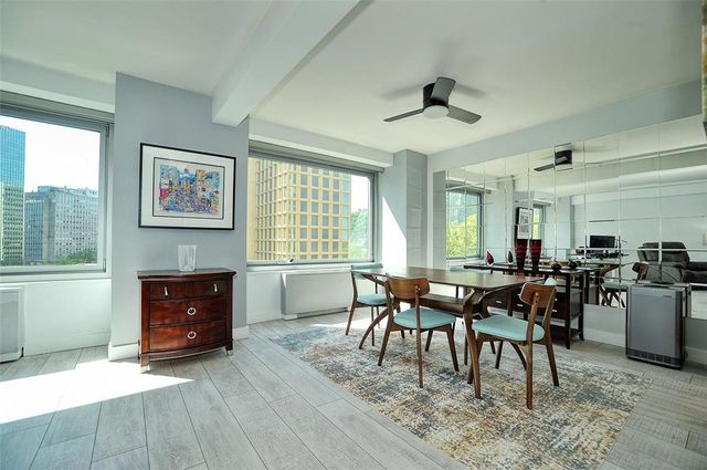 320 Fort Duquesne Blvd 7M, Downtown Pgh, PA 15222