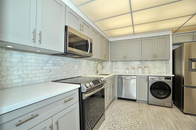 320 Fort Duquesne Blvd 7M, Downtown Pgh, PA 15222