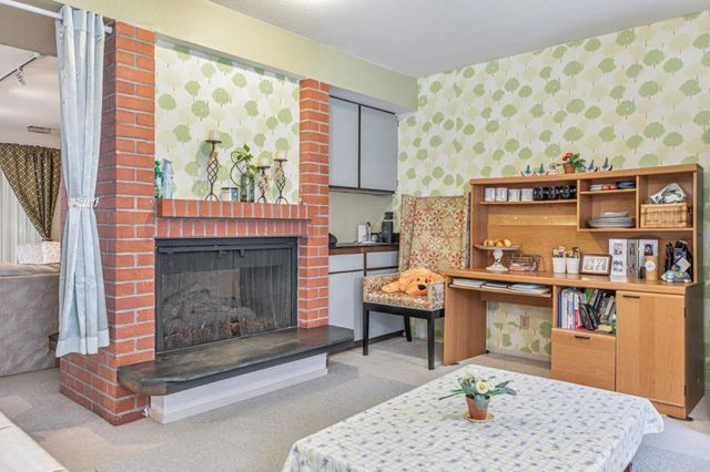 2411 Carlmont Drive 110, Belmont, CA 94002
