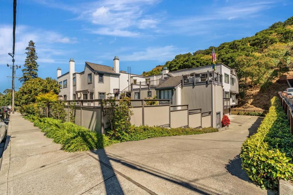 2411 Carlmont Drive 110, Belmont, CA 94002