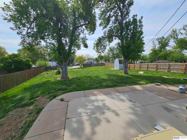 2101 Lillian Street, Bellevue, NE 68147
