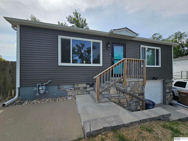 2101 Lillian Street, Bellevue, NE 68147
