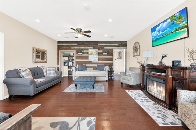 129 Greenway Bend, Pottsboro, TX 75076