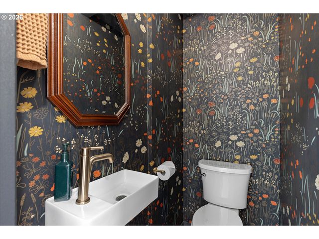 4867 Se FIELDCREST St, Milwaukie, OR 97222