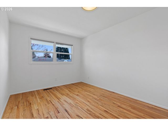 4867 Se FIELDCREST St, Milwaukie, OR 97222