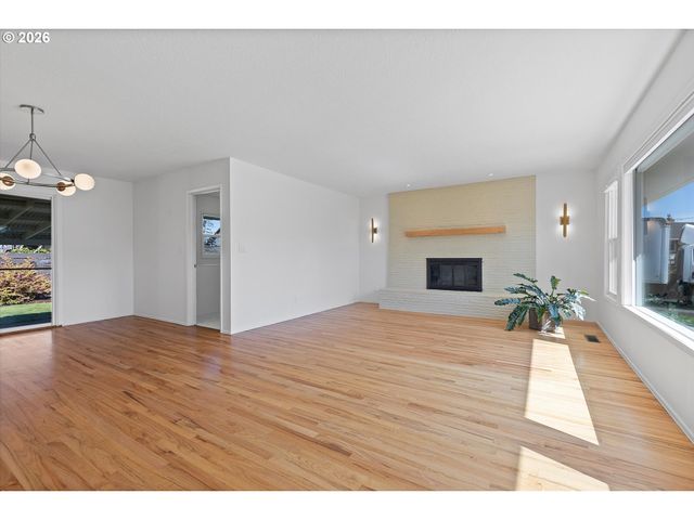 4867 Se FIELDCREST St, Milwaukie, OR 97222