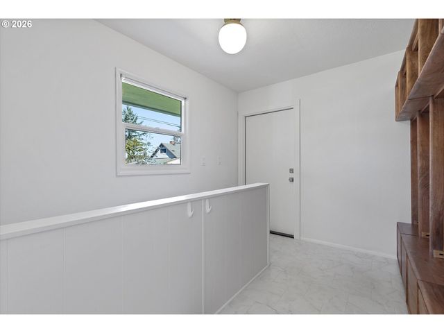 4867 Se FIELDCREST St, Milwaukie, OR 97222