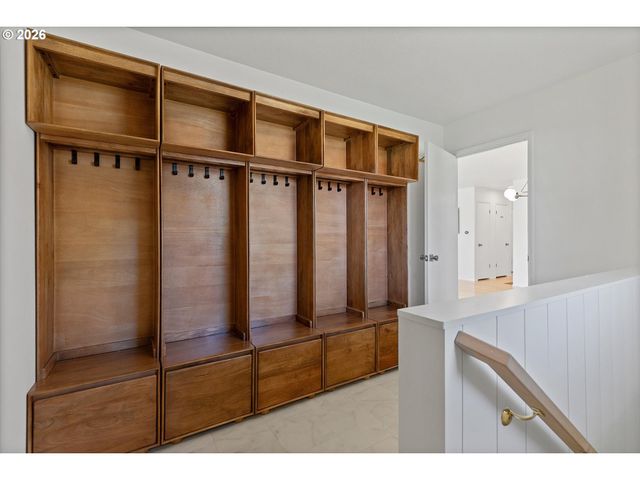 4867 Se FIELDCREST St, Milwaukie, OR 97222