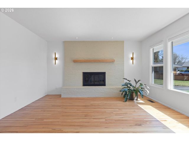 4867 Se FIELDCREST St, Milwaukie, OR 97222