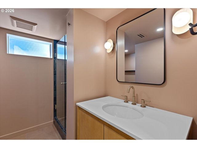 4867 Se FIELDCREST St, Milwaukie, OR 97222