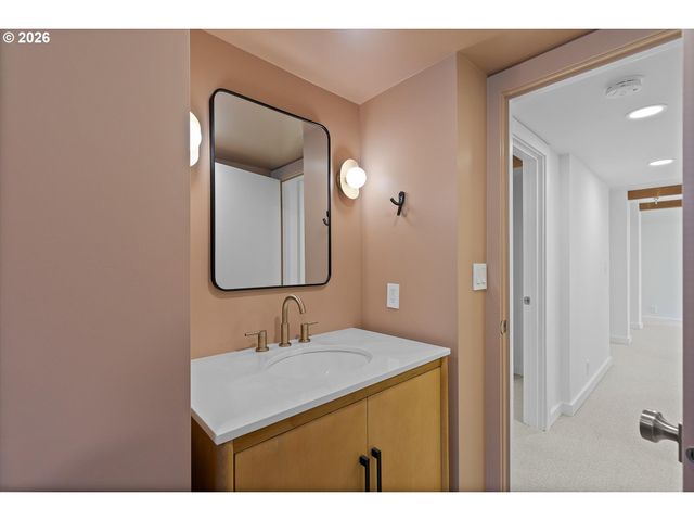 4867 Se FIELDCREST St, Milwaukie, OR 97222