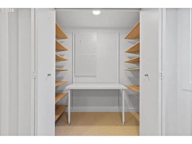 4867 Se FIELDCREST St, Milwaukie, OR 97222