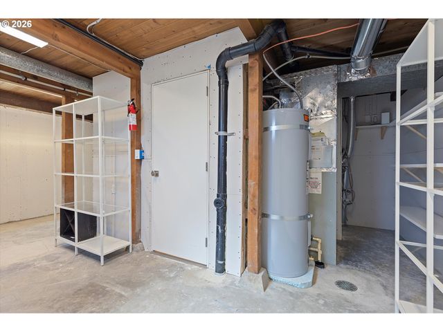 4867 Se FIELDCREST St, Milwaukie, OR 97222