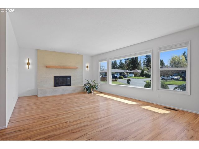 4867 Se FIELDCREST St, Milwaukie, OR 97222