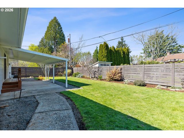 4867 Se FIELDCREST St, Milwaukie, OR 97222