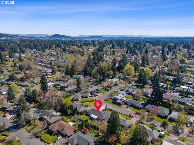 4867 Se FIELDCREST St, Milwaukie, OR 97222