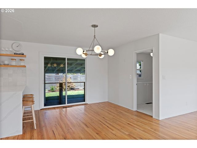 4867 Se FIELDCREST St, Milwaukie, OR 97222