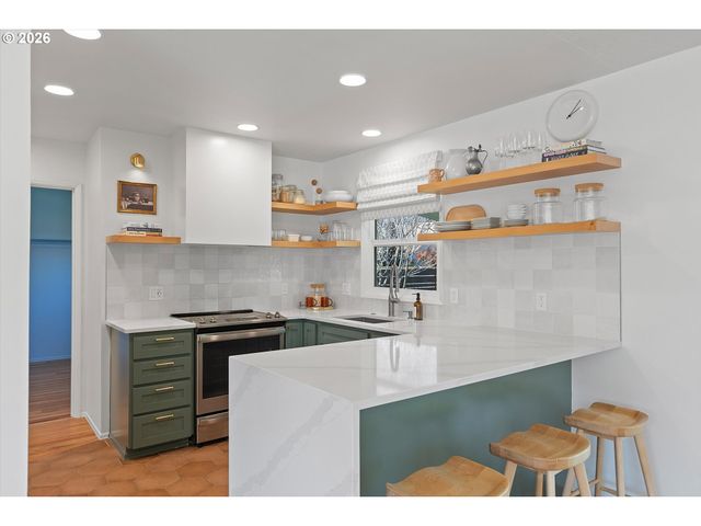 4867 Se FIELDCREST St, Milwaukie, OR 97222