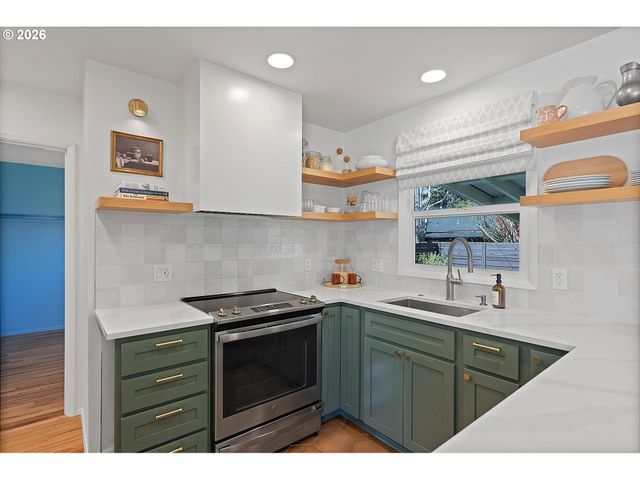 4867 Se FIELDCREST St, Milwaukie, OR 97222