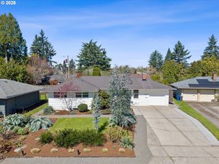 4867 Se FIELDCREST St, Milwaukie, OR 97222