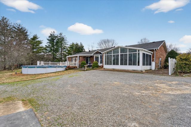 2201 Bearden Rd, Clarksville, TN 37043