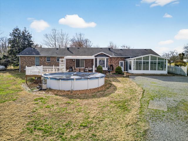 2201 Bearden Rd, Clarksville, TN 37043