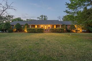 2201 Bearden Rd, Clarksville, TN 37043