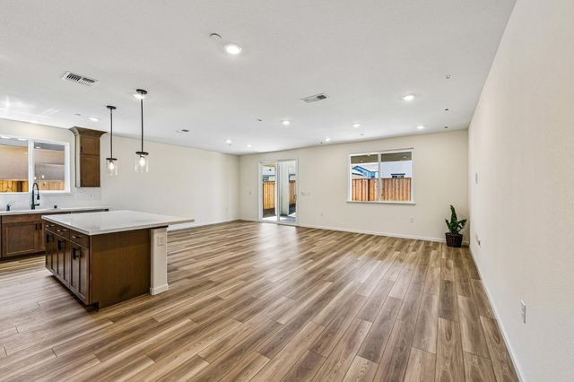 2508 Oleander Dr, Lodi, CA 95242