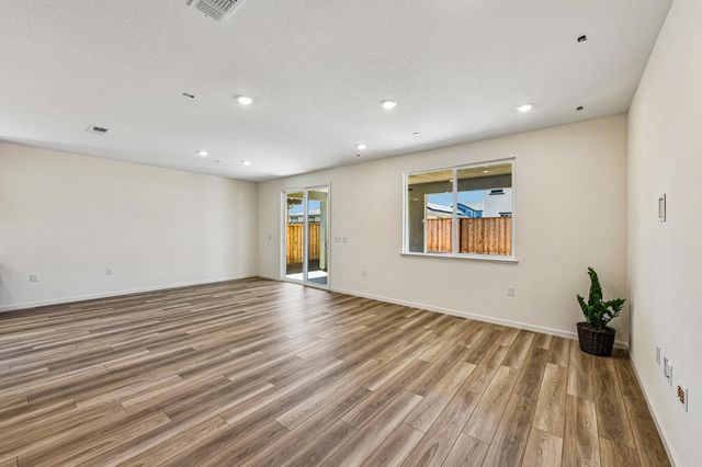 2508 Oleander Dr, Lodi, CA 95242