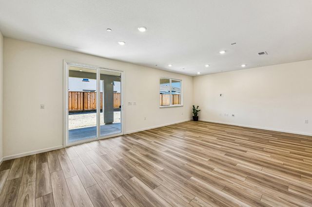 2508 Oleander Dr, Lodi, CA 95242