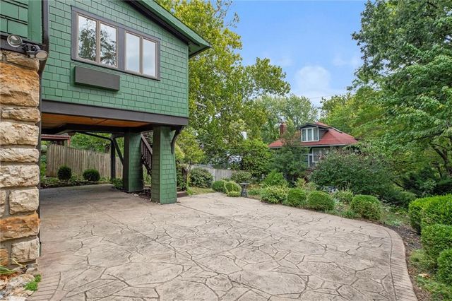 3421 Coleman Road, Kansas City, MO 64111