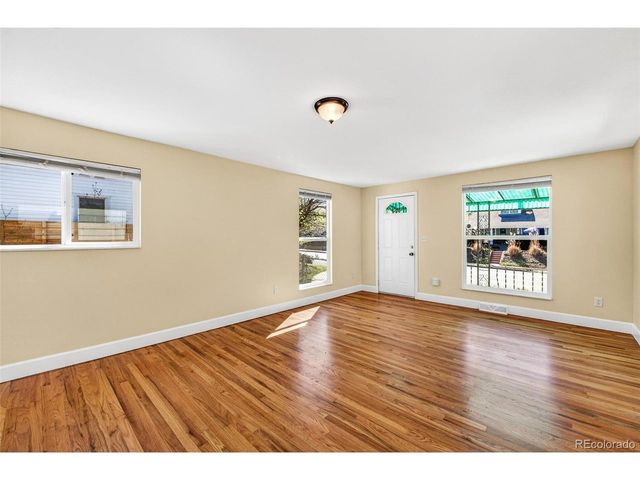 3262 S Logan St, Englewood, CO 80113