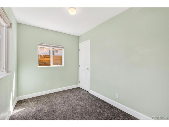 3262 S Logan St, Englewood, CO 80113