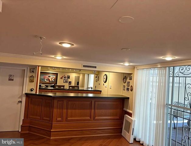 866 N MARSHALL ST, Philadelphia, PA 19123
