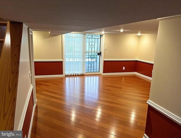 866 N MARSHALL ST, Philadelphia, PA 19123