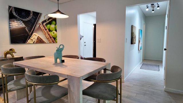 5840 NE 22nd Way 728, Fort Lauderdale, FL 33308