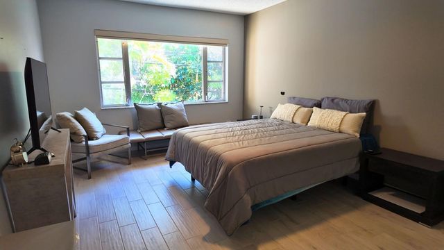 5840 NE 22nd Way 728, Fort Lauderdale, FL 33308