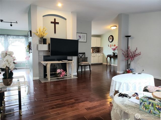10409 137th Street E #9, Puyallup, WA 98374