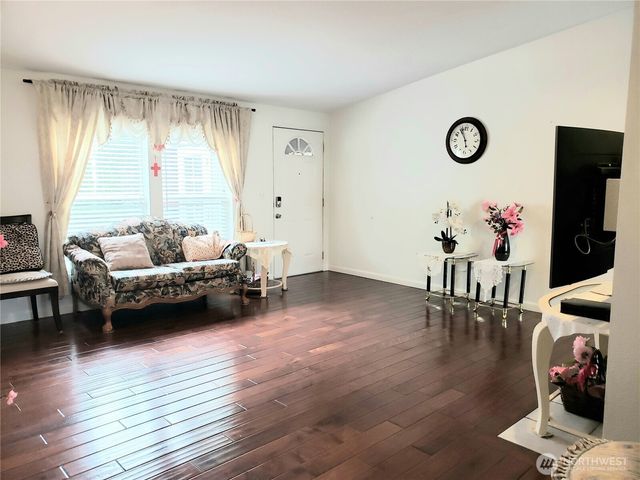 10409 137th Street E #9, Puyallup, WA 98374